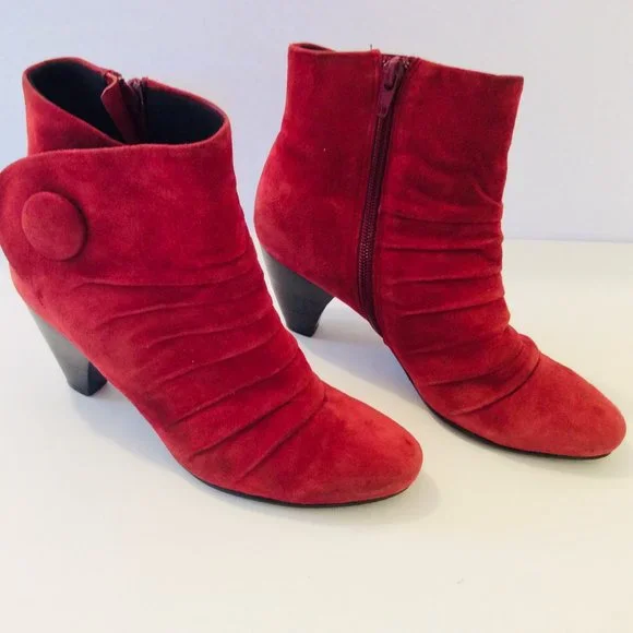Vera Cuoio Women's Red Suede Ankle Bootie Size 7M - Picture 1 of 6